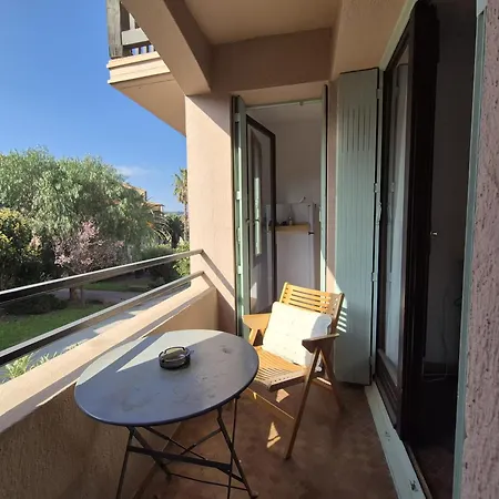 T2 Avec Terrasse Et Parking - Fr-1-309-533 *